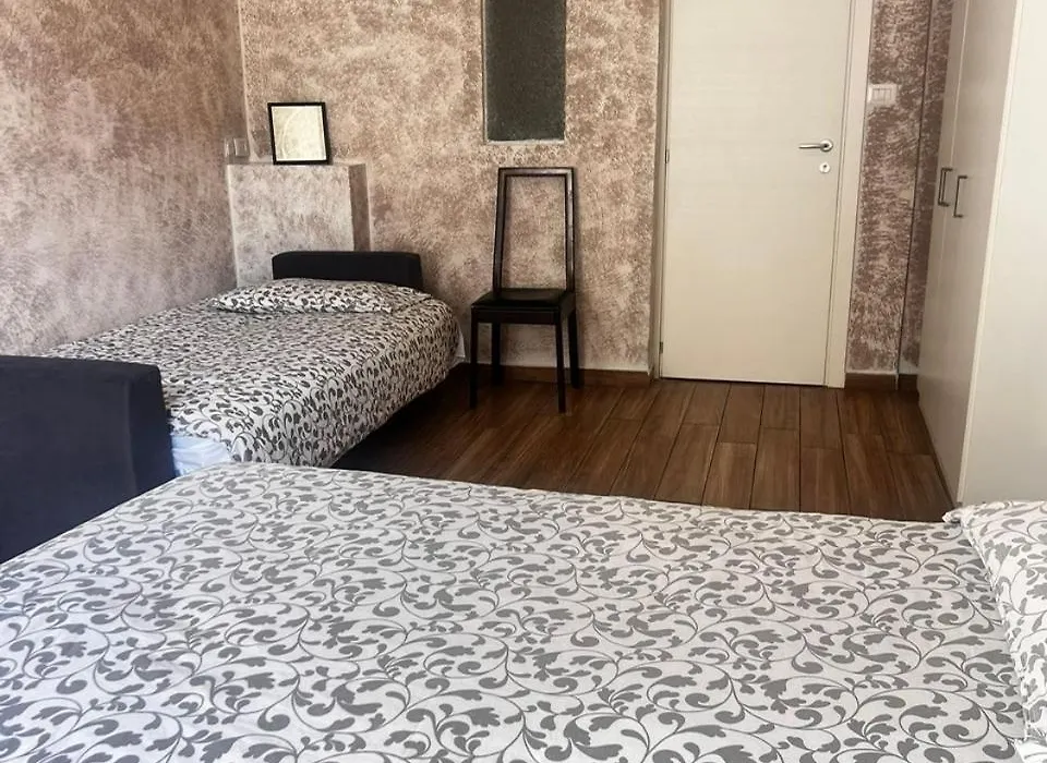 Clelia'S Room-1